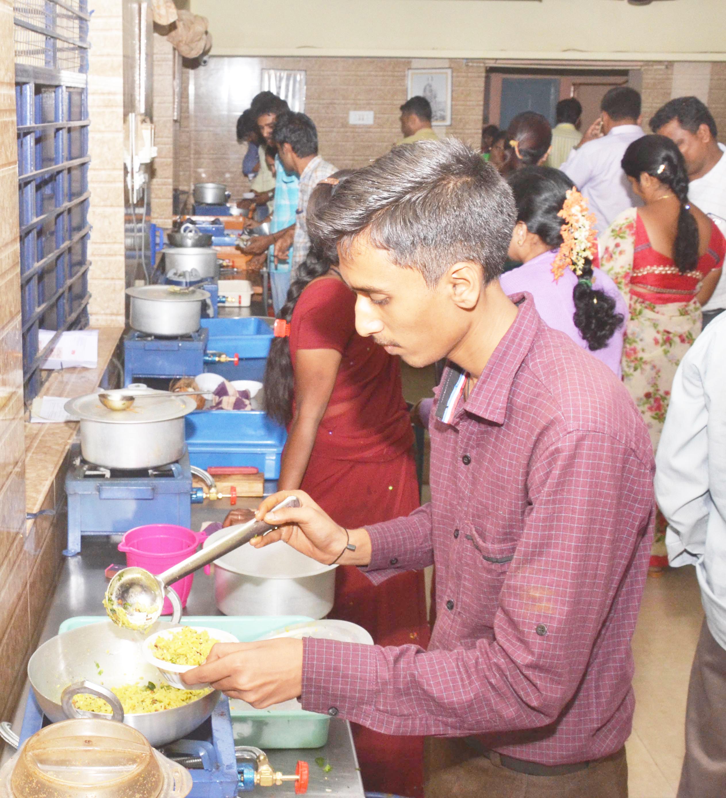 ಅಡುಗೆ ಸಹಾಯಕರ ನೇಮಕಕ್ಕೆ ಪ್ರಾಯೋಗಿಕ ಪರೀಕ್ಷೆ